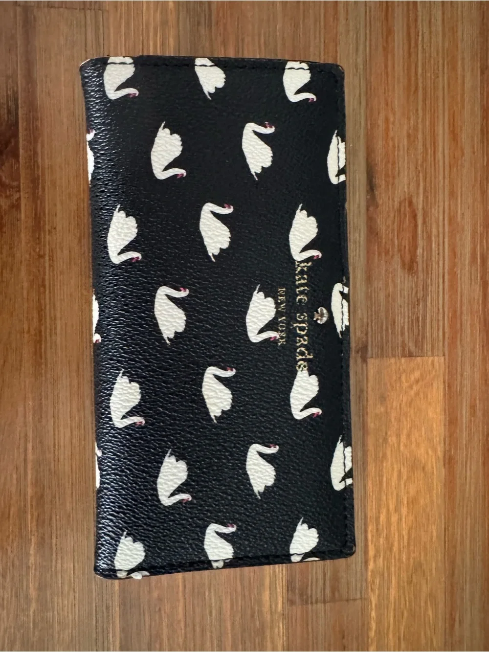 kate spade Black Swan Print Continental Card Holder Wallet